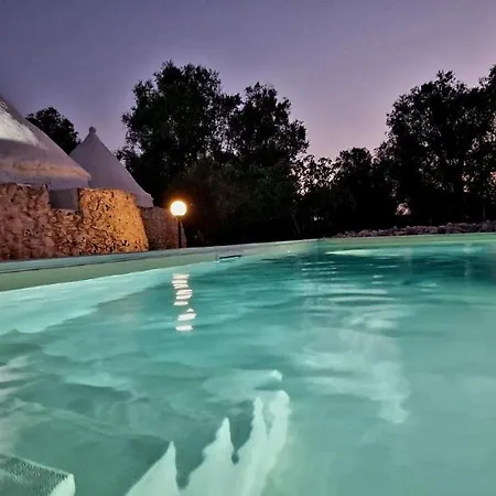 Trullo Tarantini Con Piscina Privata Latiano