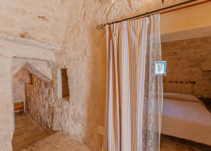 Trullo Tarantini Con Piscina Privata * Latiano