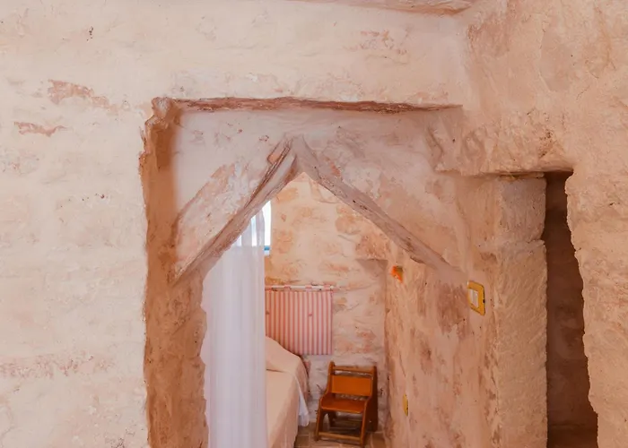 Trullo Tarantini Con Piscina Privata Latiano