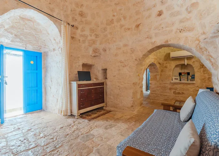 Trullo Tarantini Con Piscina Privata * Latiano